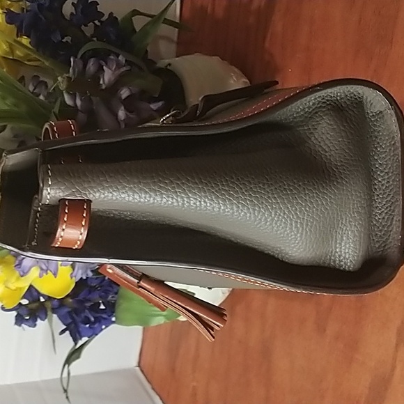 Dooney and Bourke satchel Bag - Picture 3 of 15